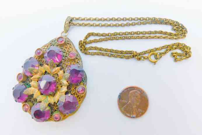 Antique Purple Glass Crystal Floral Pendant Necklace 31.3g