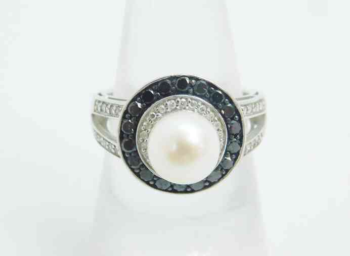 Art Deco designed diamonds and pearl statement ring